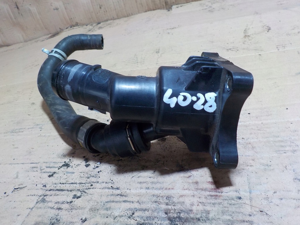 фото №1, Volvo v40 термостат корпус 31293767 2.0 дизель