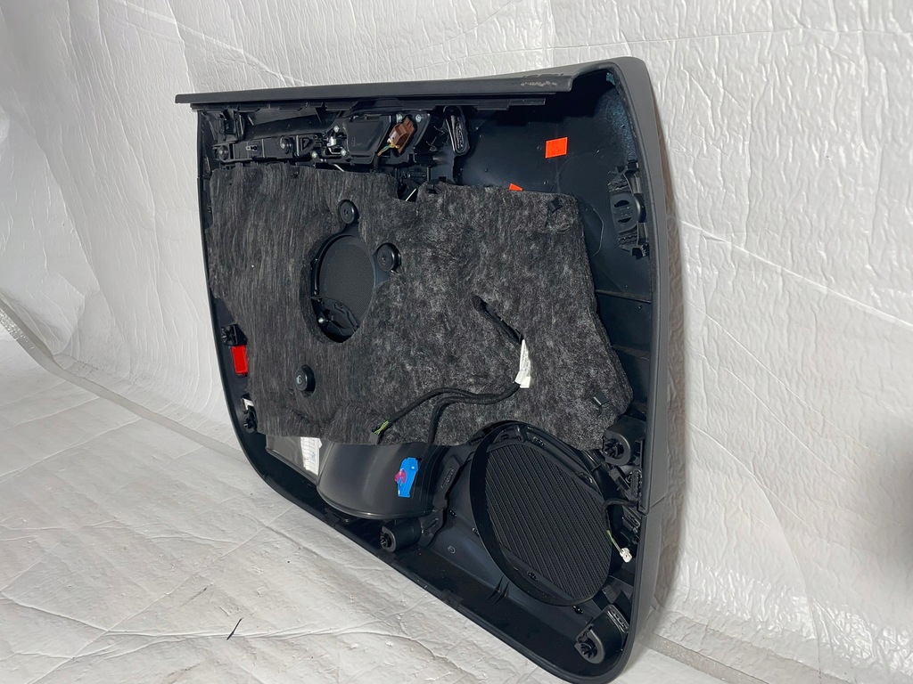 фото №6, Audi a3 s3 8v sedan обшивка двері правий перед bang&olufsen 8v4971036ab