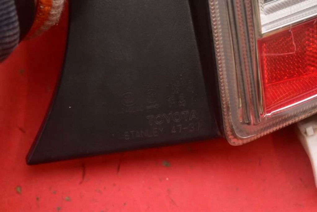 фото №7, Лампа права задня задня toyota prius 3 iii xw30 09-11