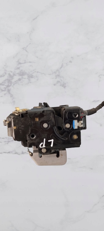 фото №1, Замок левый перед audi a4 b6 02r 2.0b kombi