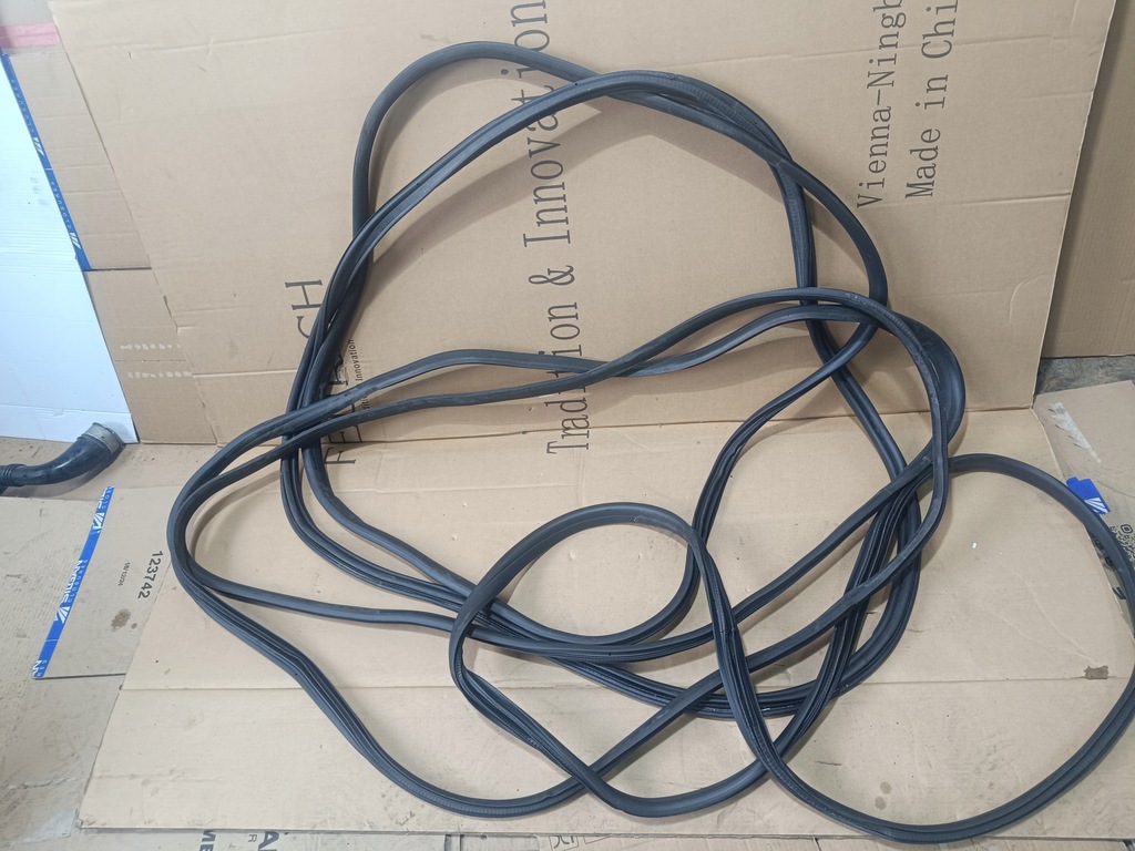 фото №5, Ущільнювачі комплект двері кришки dacia bigster