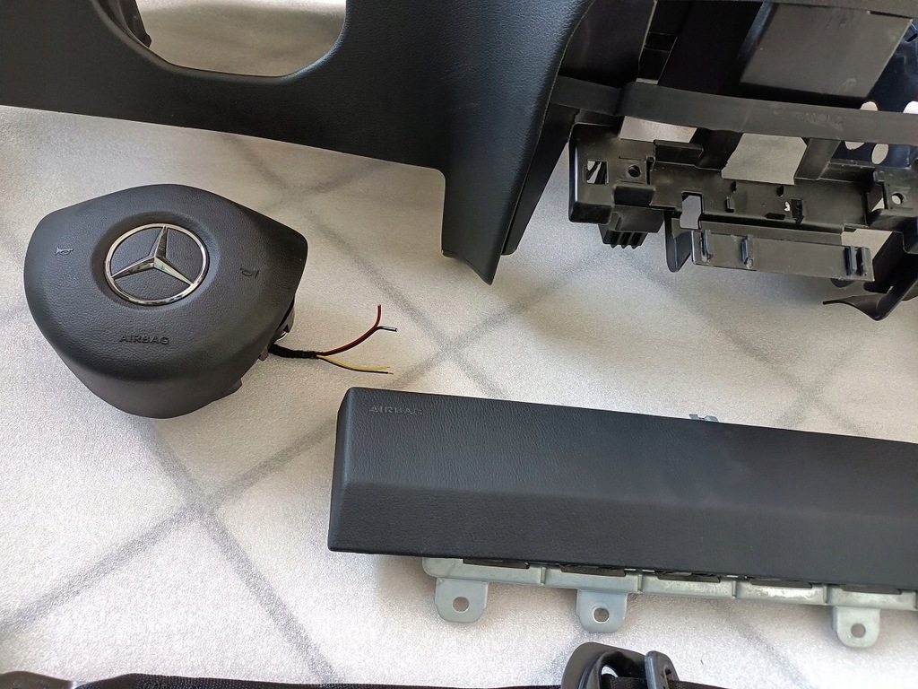 фото №5, Mercedes cla приборная панель консоль подушка безопасности подушки безопасности ремни приборная панель