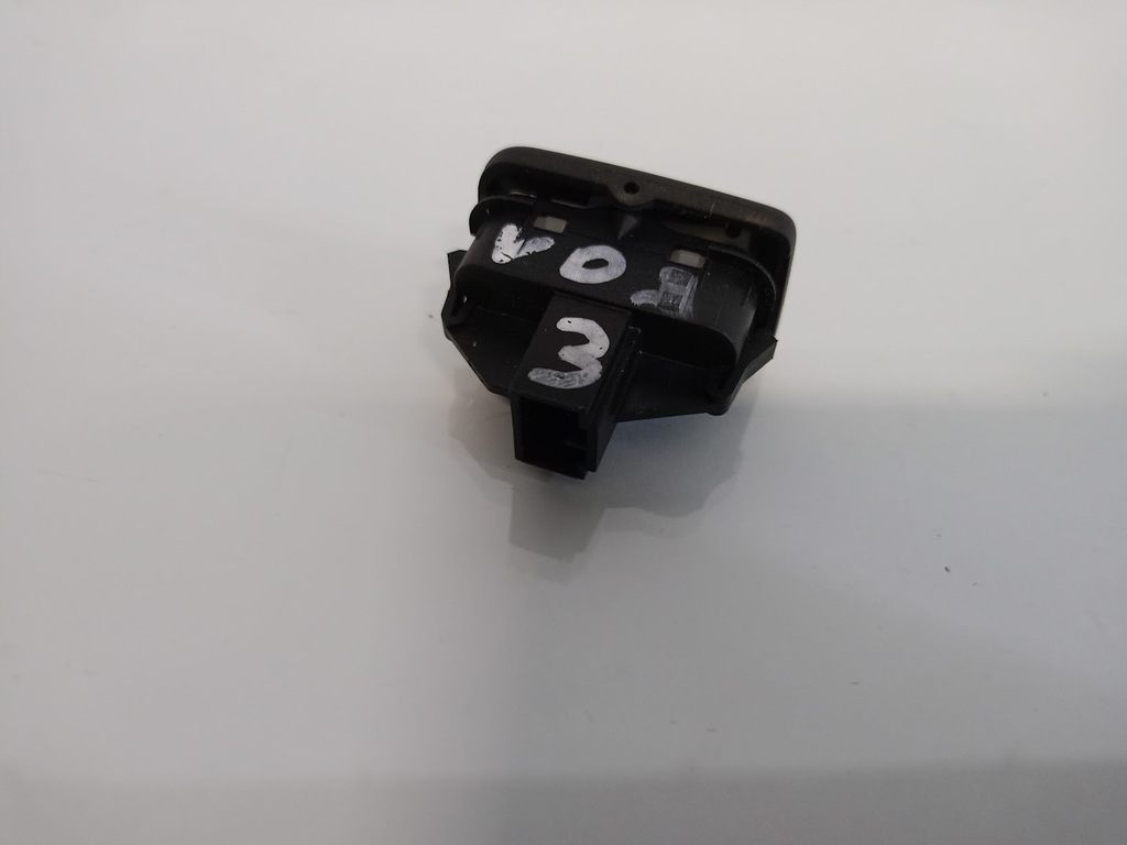 фото №1, Кнопка блокировка дверь правый перед volvo v50