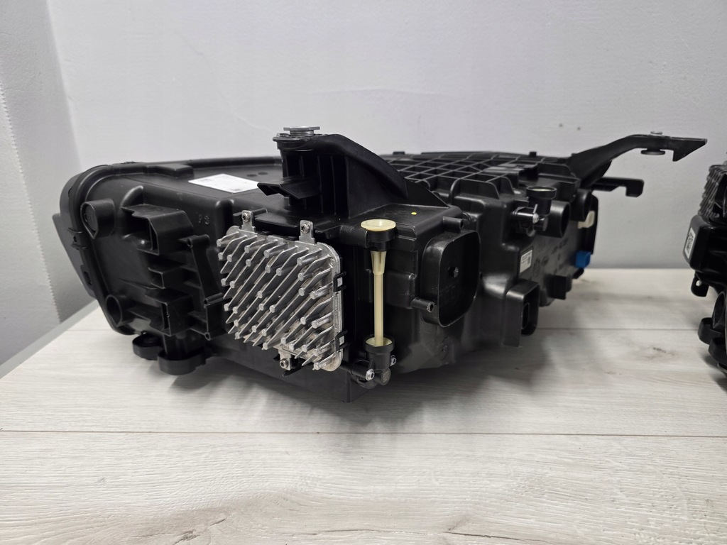 фото №13, Лампа ліва права gora dol bmw g70 повний