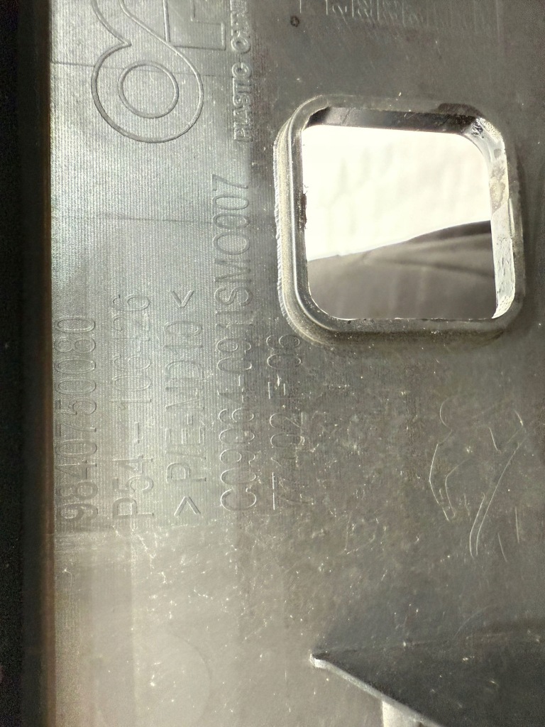 Peugeot 408 p54 бампер перед передний уголок левая решётка хороший Киев