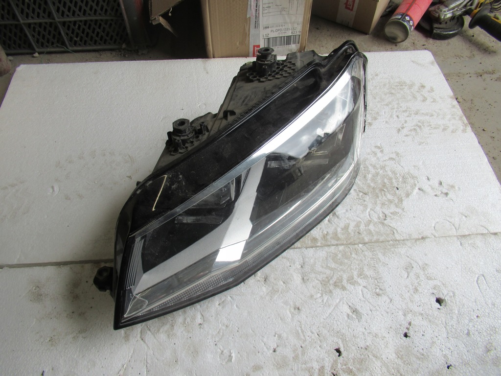 фото №1, Лампа левая передняя vw caddy iv lift