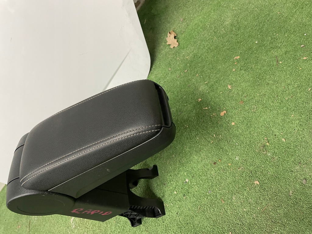 фото №4, Skoda rapid оригинальный подлокотник aso 5ja