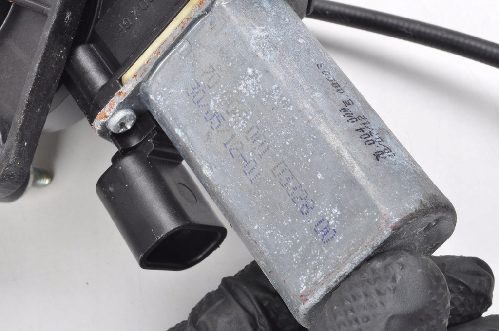 фото №10, Ferrari california 4.3 подъемник механизм стекло правый перед 69844700