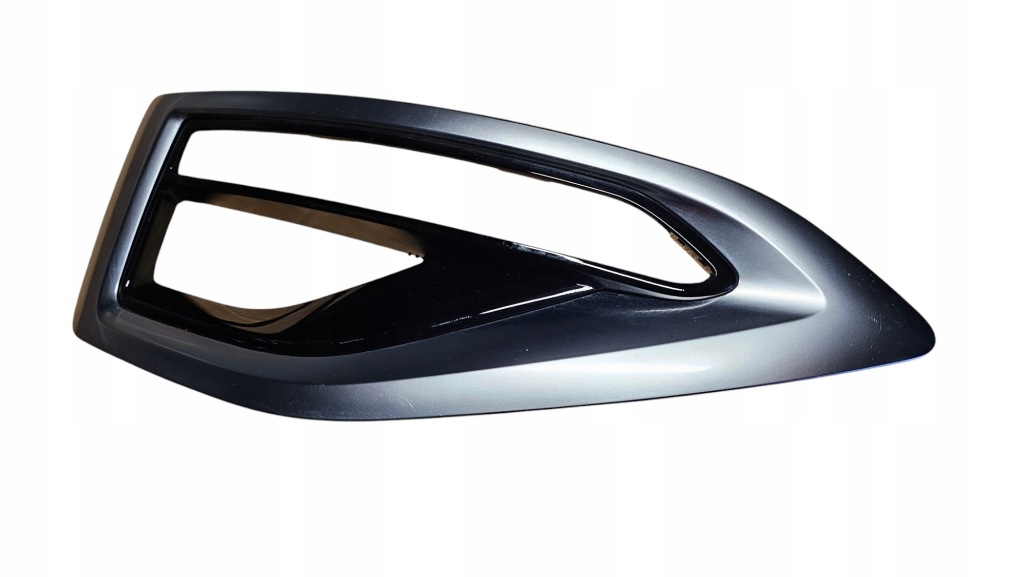 Решётка бампера рамка p+l задний  kia sportage v 86661-r2ca0 86662-r2ca0 Оригинал