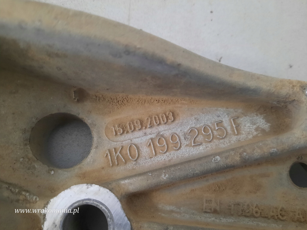 Skoda octavia 2 ii 04-08 кронштейн важіль перед лівий 1k0199295 bse Оригінал