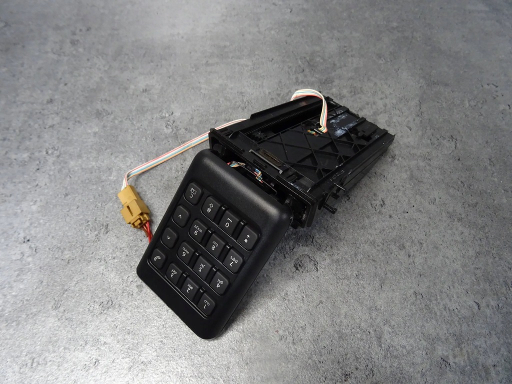 фото №1, Клавіатура телефону телефон vw passat cc 3c1858711