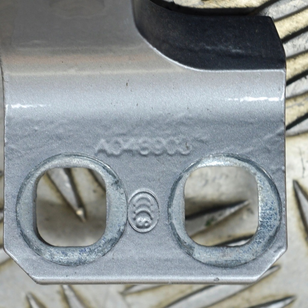 фото №6, Maserati ghibli 2015 права сторона петля верхній двері задніх