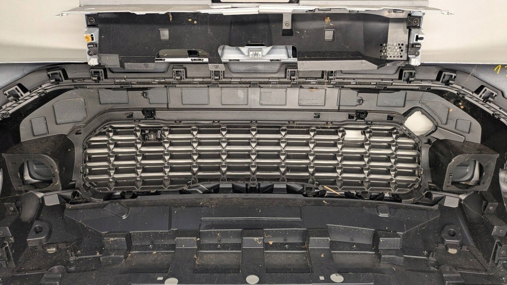 Бампер перед dacia duster iii 2024- Оригинал