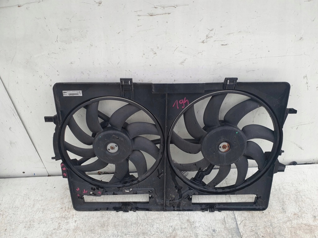 фото №1, Audi a4 b8 вентилятор корпус 2.0 tdi 8k0121003m