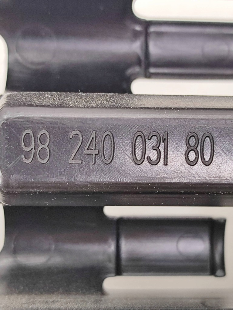 фото №8, Peugeot 5008 ii 2019 проушина буксировочный / крепление