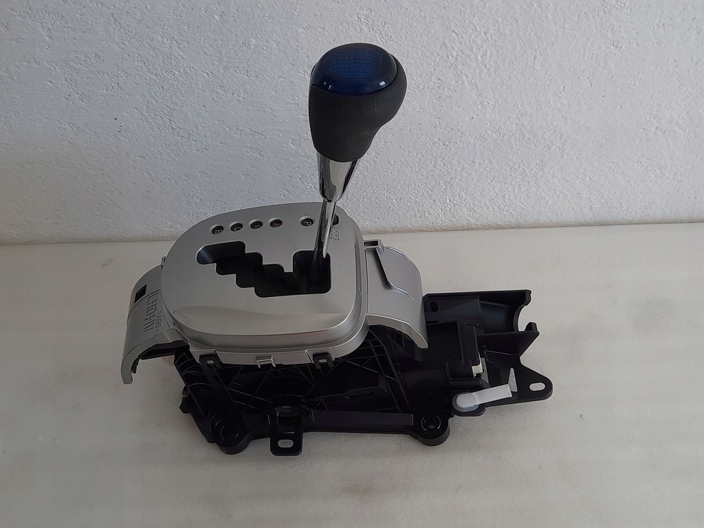 фото №1, Toyota yaris iii домкрат ручка переключения передач