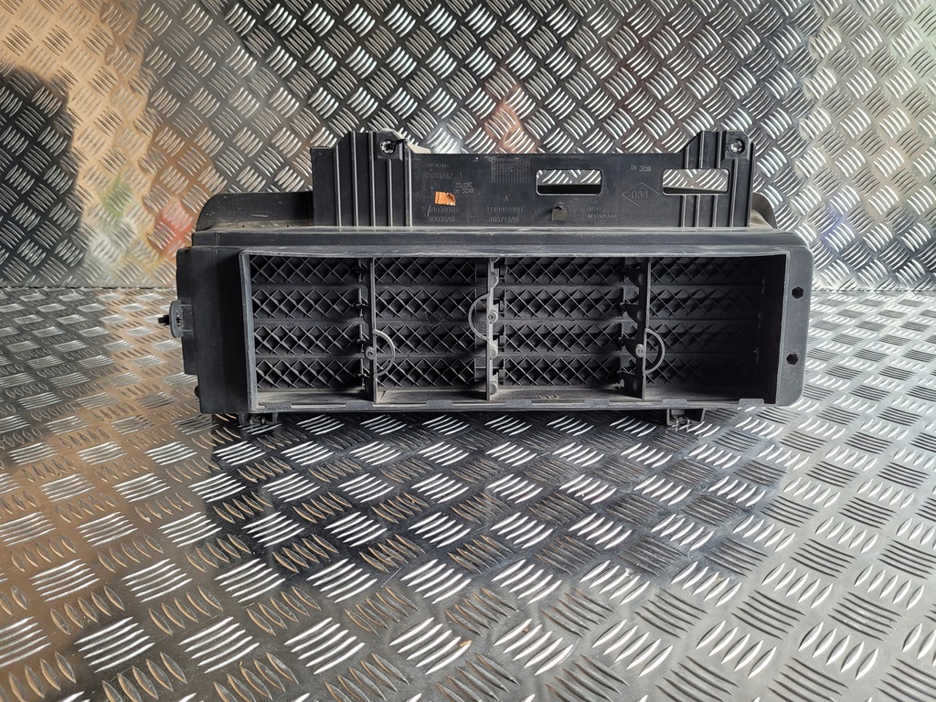 фото №9, Renault captur i clio iv жалюзи шторка воздуховод воздуха оригинал fv