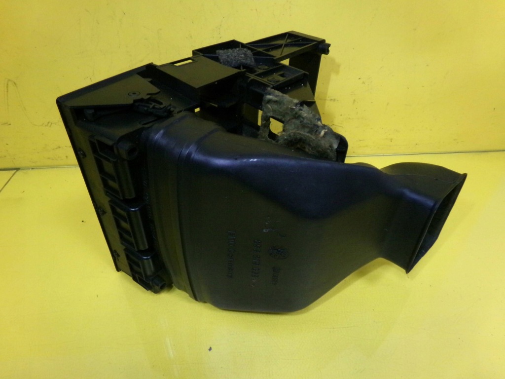 Купити Рамка радіо ґрати обдув audi 80 b3 893857183 nr143