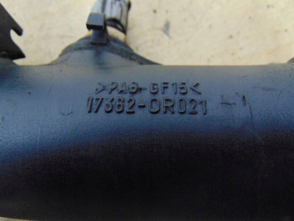 Труба воздухозаборник воздуха toyota auris i 2.0 d4d 17362-or021 в Украине