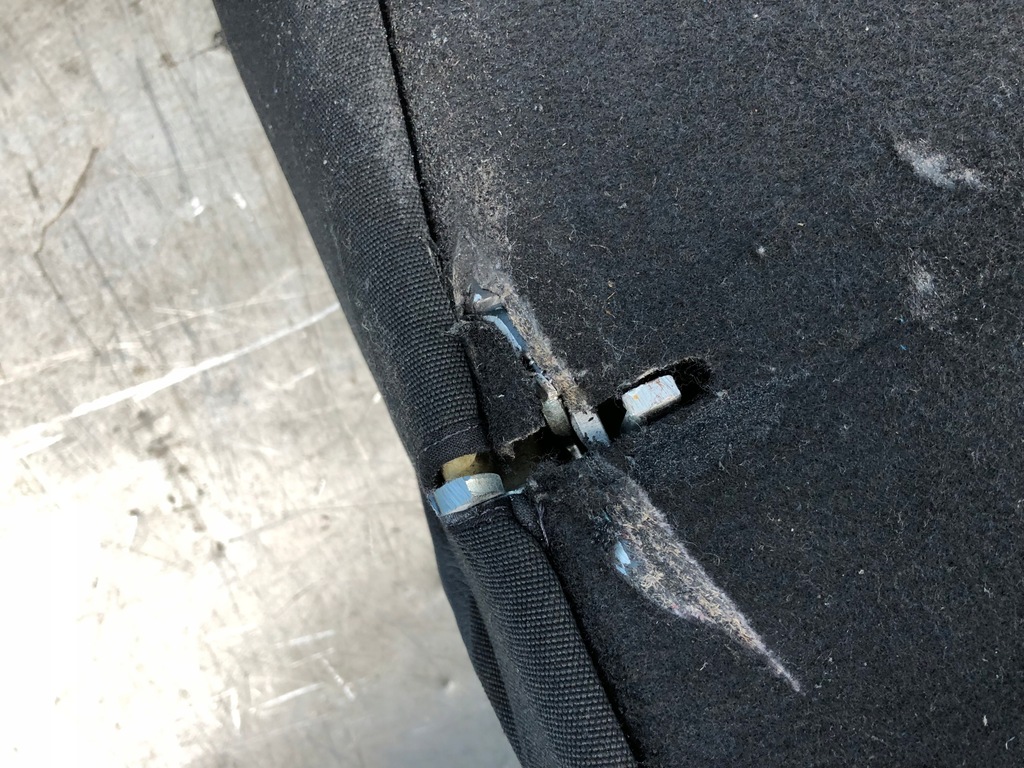 фото №15, Mercedes w176 amg сиденья обивка кожаный кожа czerwona nić