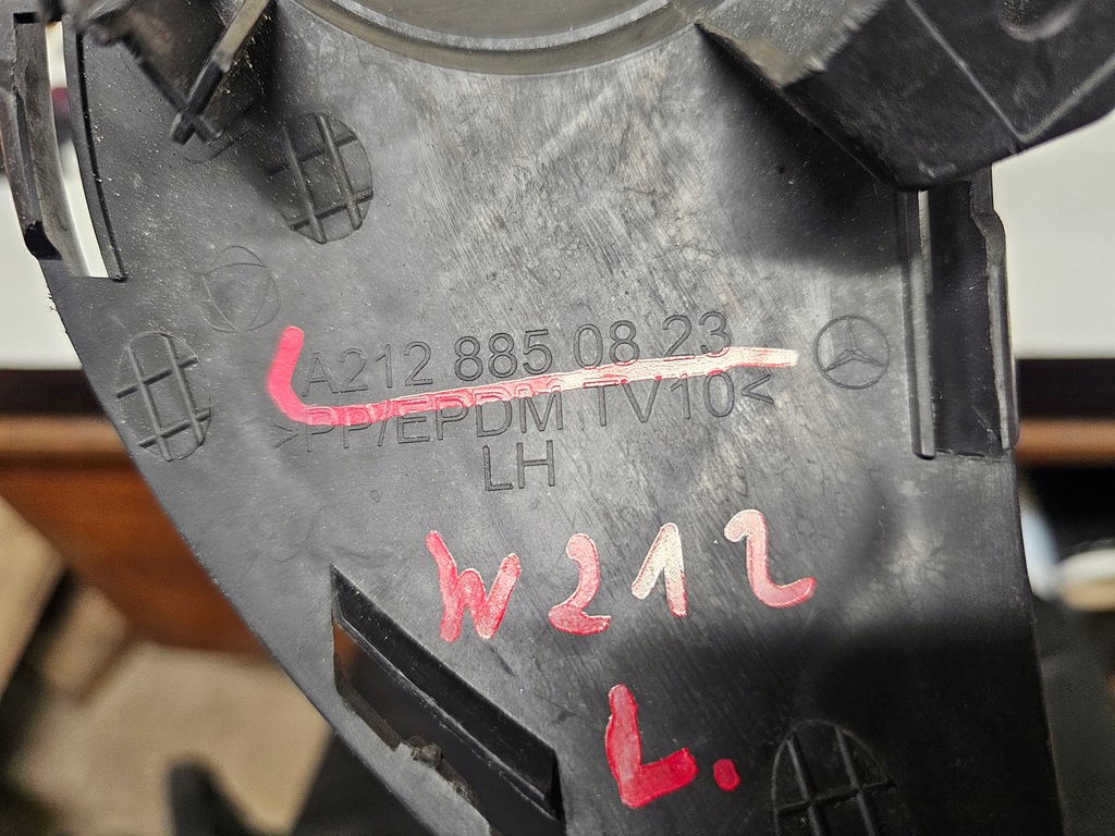 фото №10, Mercedes e-klasa w212 решётка бампера противотуманной фары левая a2128850823