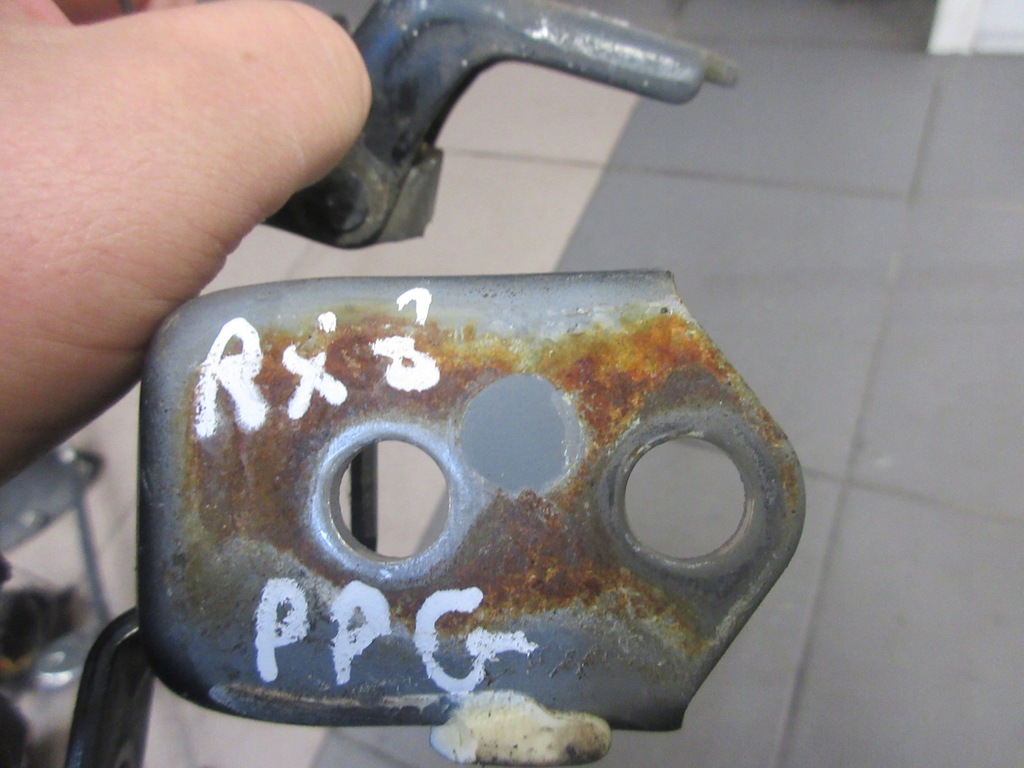 фото №6, Петля дверь правый перед mazda rx8 rx-8 27c