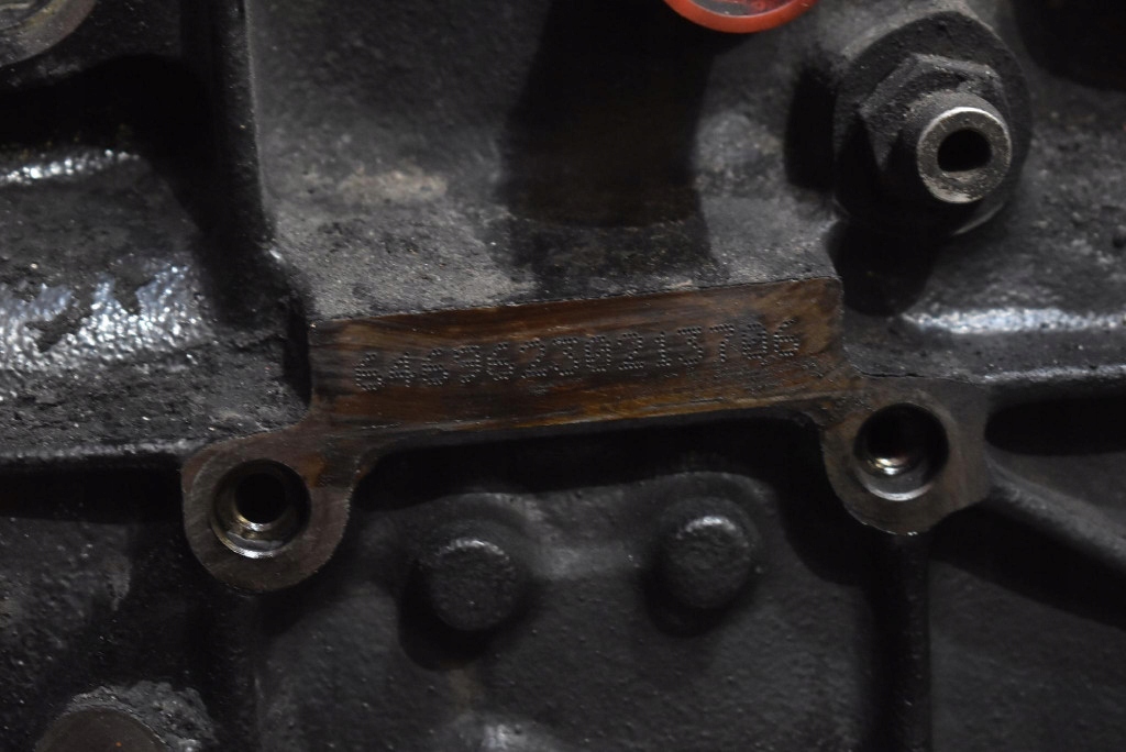 Блок низ  двигуна wał 6110110501 mercedes c-klasa w203 2.2 cdi 122 km 00-04 в Україні