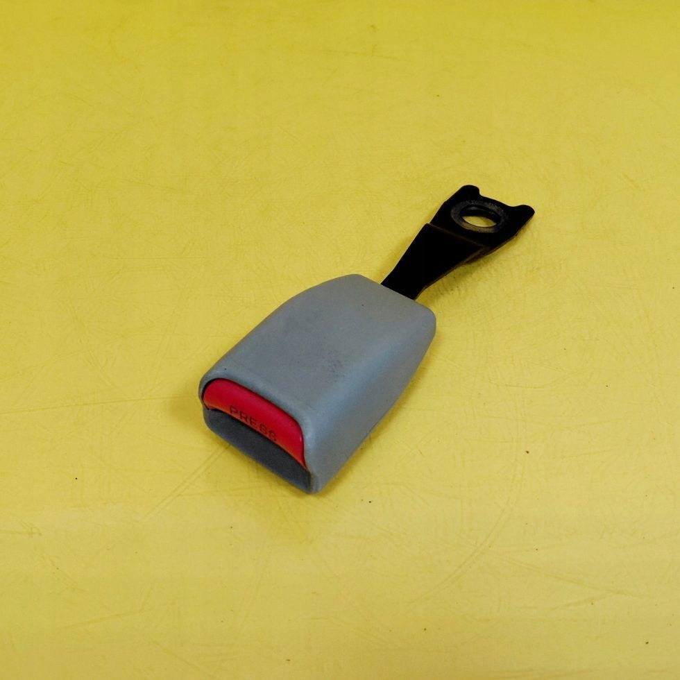 Купить Клипса поперечина безопасности левое  перед mazda demio nr1498