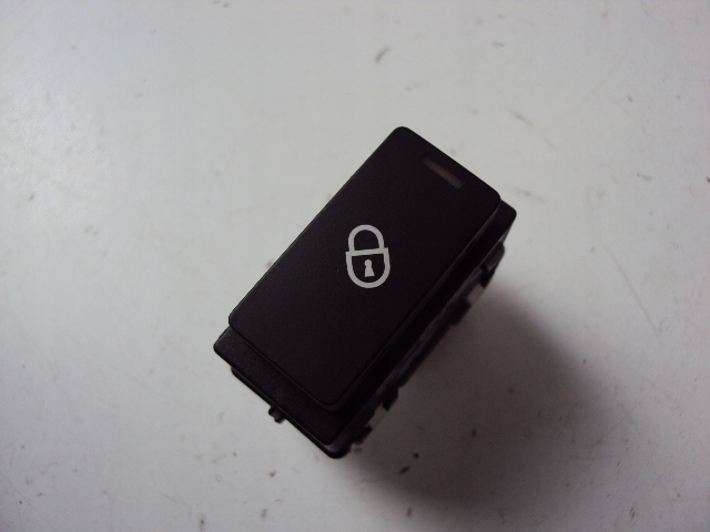 фото №1, Панель замка правый перед jaguar e-pace