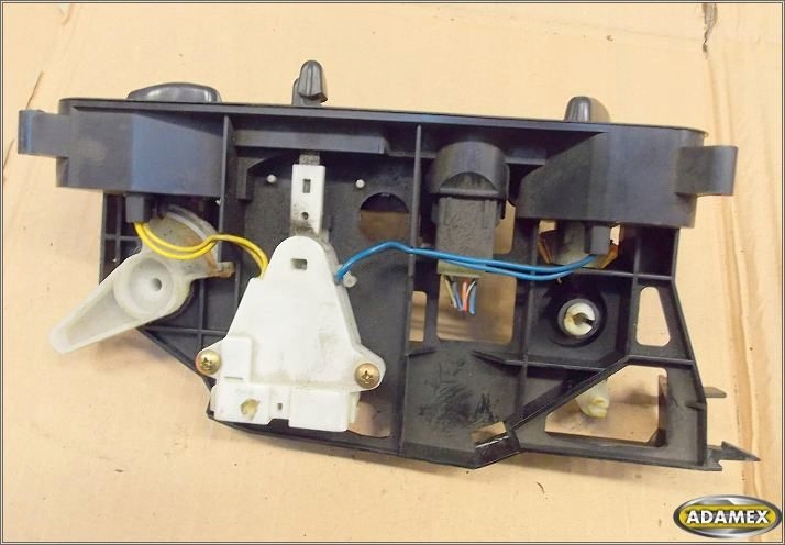 фото №5, Mitsubishi lancer 1.6 96r - панель обдув