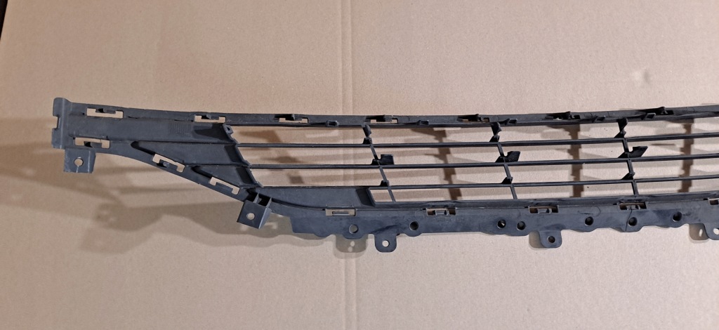 Opel astra k v решётка бампера средняя 13423678 с Разборки