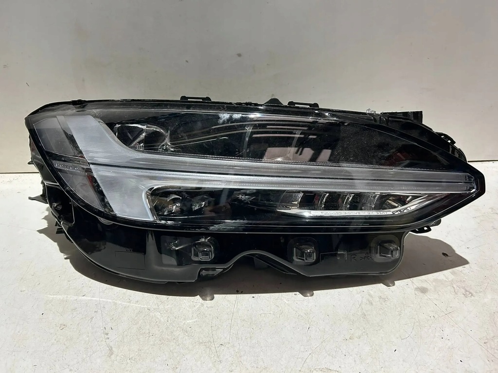 фото №1, Лампа перед правий volvo s90, v90 2023