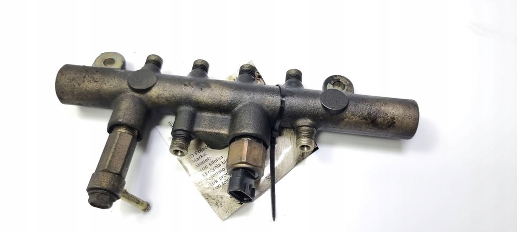 фото №1, Молдинг впрыскная mazda 3 1.4