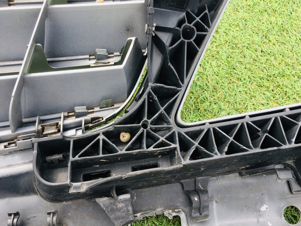 Mercedes c-klasa w2048850025 avantgarde бампер передний перед Недорого