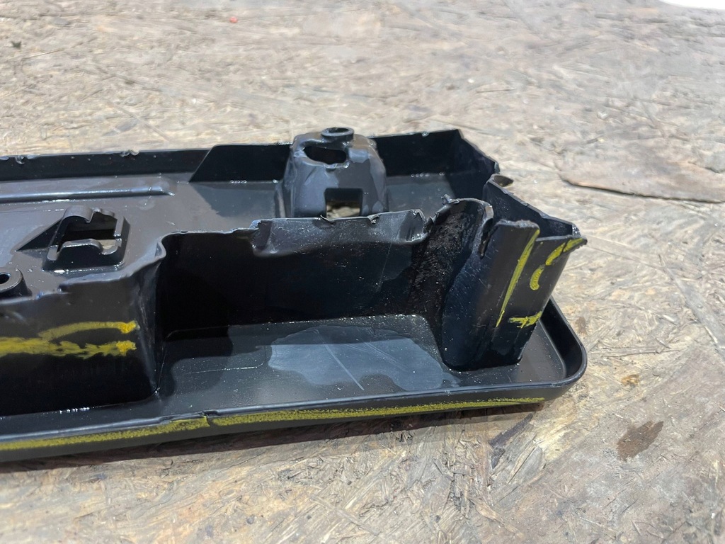 фото №8, Mazda 3 bp iv 4 19- hb молдинг подкладка pod номерной знак бампер перед передняя