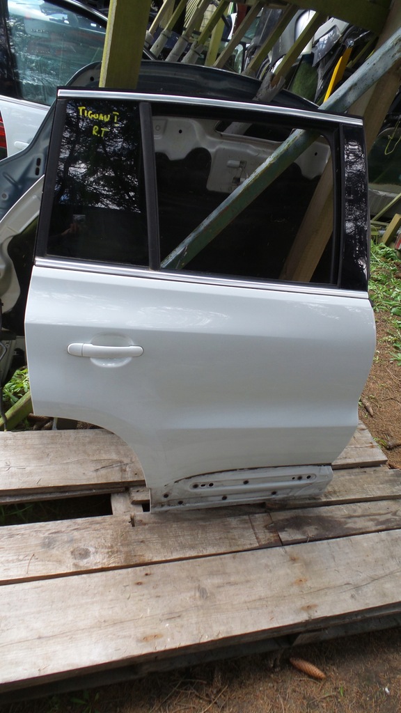 фото №1, Дверь правое задние tiguan i r-line белый идеальное состояние