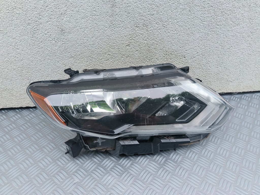 фото №1, Nissan x-trail t32 rogue 2017 2018 19 фара лампа правая обычная led usa