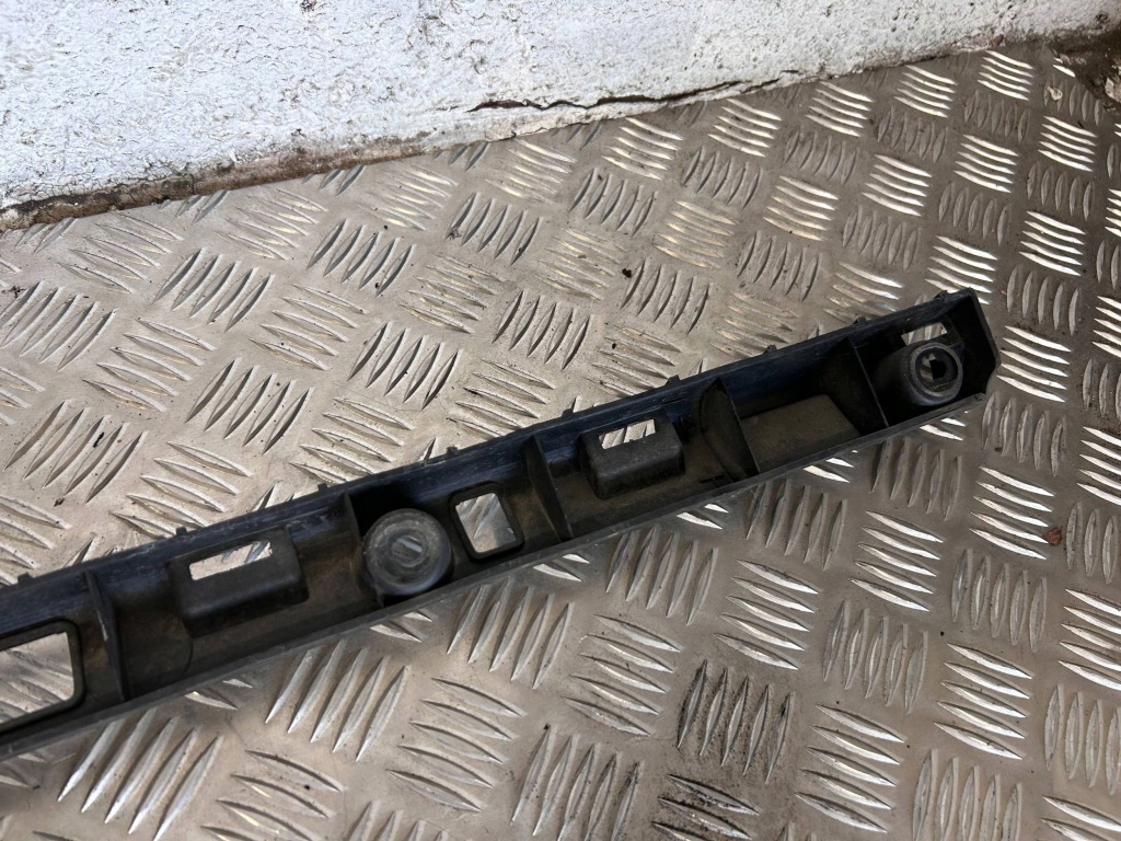 Підсилювач поріг ліва сторона tesla model x 104669000b Зі Шроту