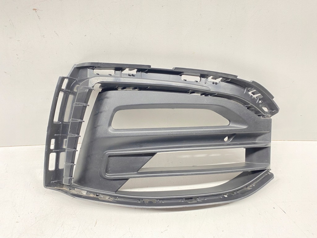 фото №1, Решётка радиатора решётка бампера правая bmw 1 f40