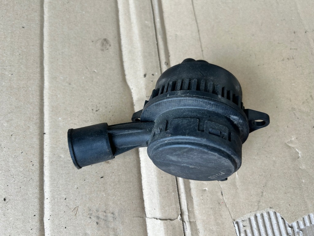 фото №1, Вентиляція картера сепаратор оливи range rover evoque l538 2.2 d 70314153