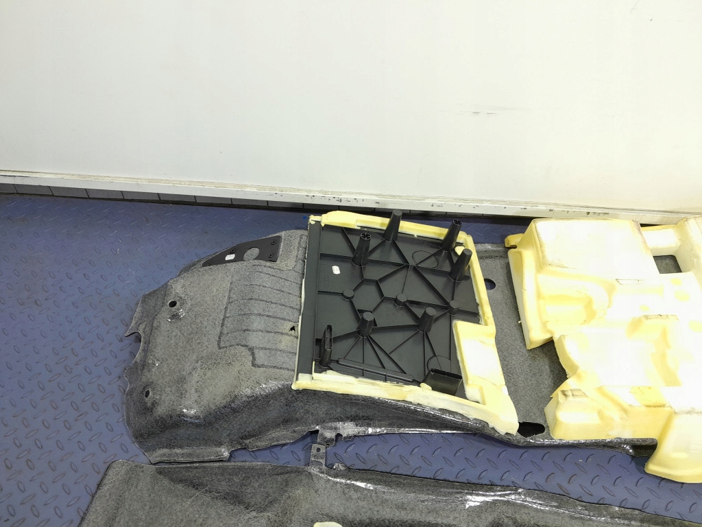 фото №9, Renault megane iv hb 5d обшивка килимок підлога губка