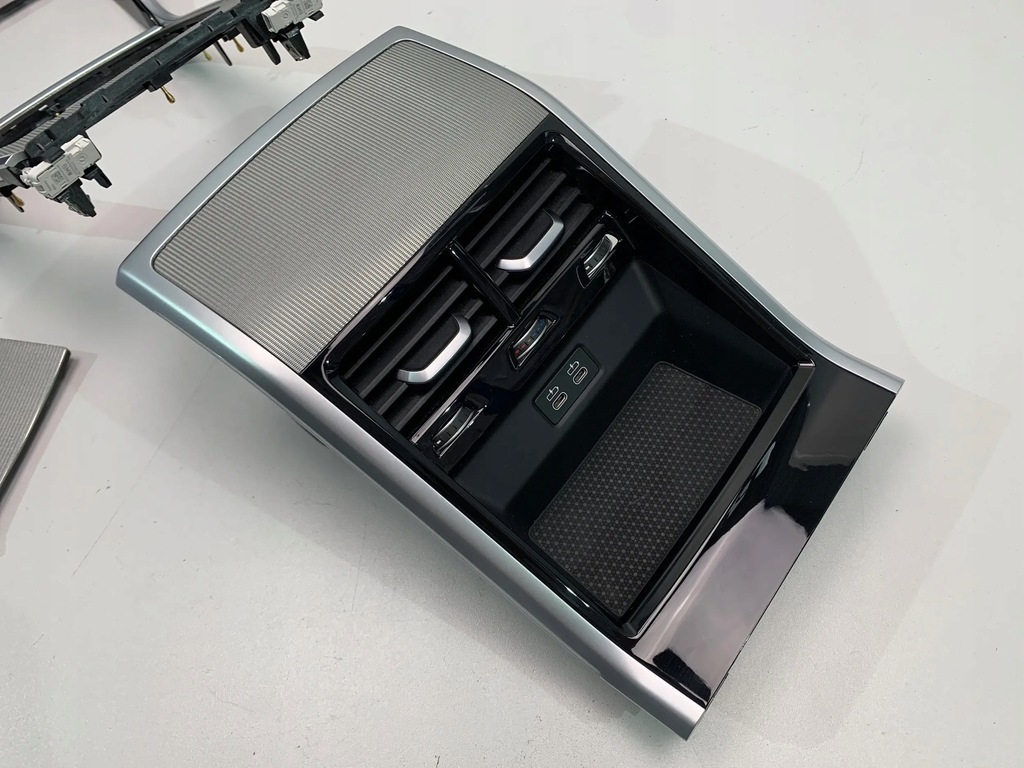 фото №5, Bmw 8 g16 накладки декори тунель комплект