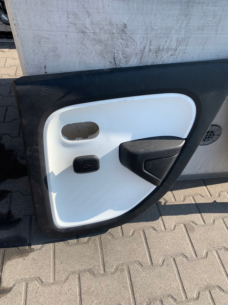фото №3, Обшивки двері задня renault twingo iii