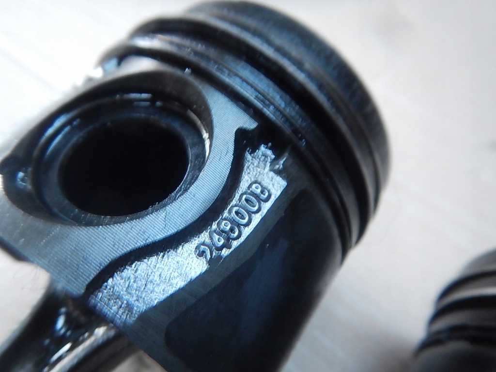 фото №2, Поршень поршни + шатун mni cooper r50 r53 yaris i 1.4 d4d 1nd 75km