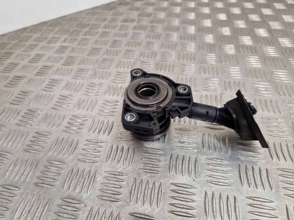 Peugeot rcz 2013 вспомогательный цилиндр подшипник wciskowego сцепления Киев