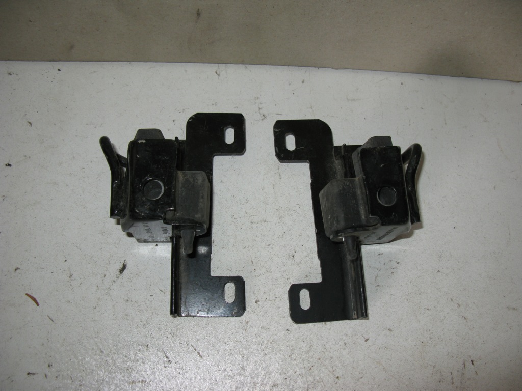 Купити Кронштейн кронштейн двері розсувних mb vito w447 правий