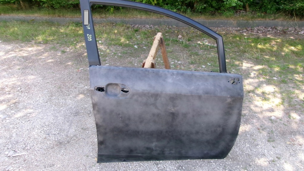 фото №1, Дверь передние правое toyota auris i