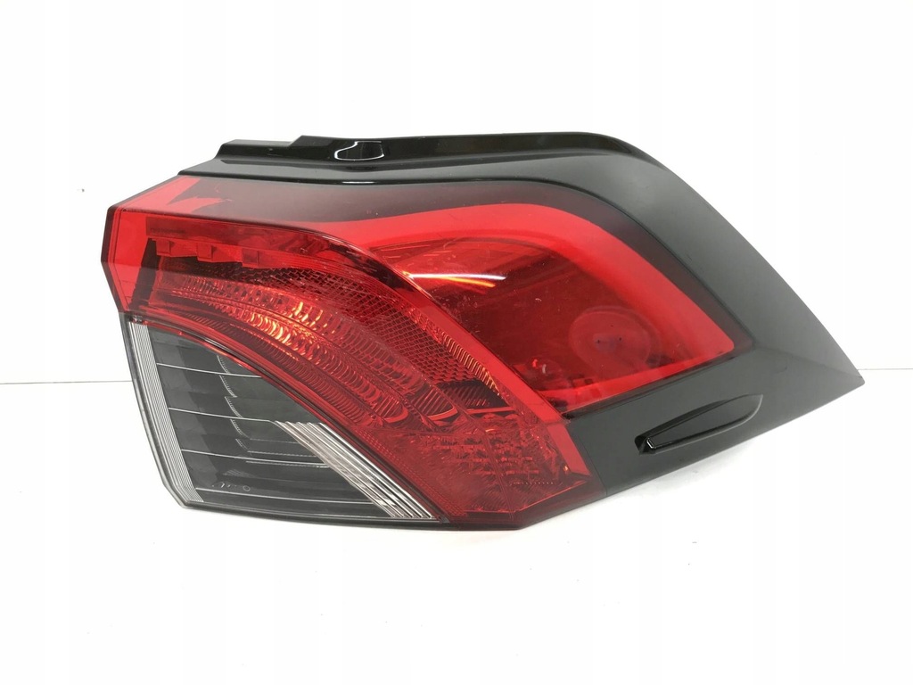 фото №1, Toyota rav4 v лампа задня задня права 81550-42230