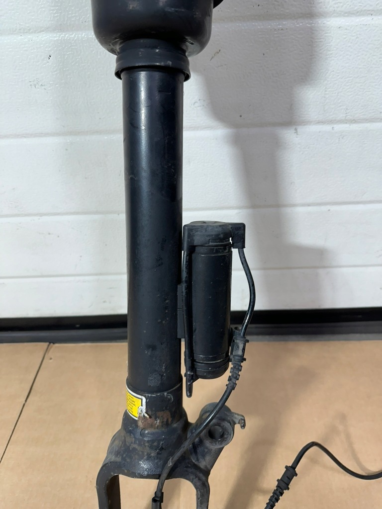 фото №10, Амортизатор левый перед, левый передний, амортизатор mercedes ml w164 6.3 amg. gl x164