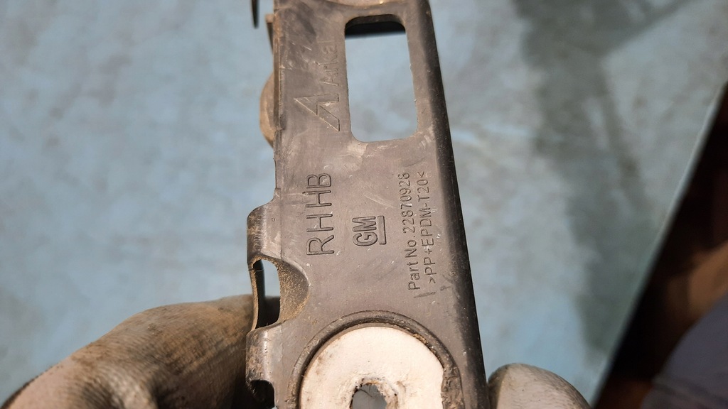 фото №6, Напрямна бампера задня правий 22870928 opel insignia a